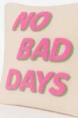 Bad Days Yazılı Desenli Welsoft Punch Yastık Kırlent Kılıfı Ekru